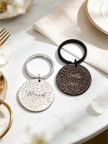 1 miếng thẻ tên chó thú cưng khắc tùy chỉnh, thẻ tên/móc khóa hình tròn hoạt hình kiểu búa đập, có thể khắc bất kỳ tên hoặc văn bản nào, phù hợp cho chó con và nhiều loại thú cưng khác; cũng cung cấp dịch vụ tùy chỉnh vòng cổ, dây xích và đai đeo thú cưng cá nhân hóa. - Nhiều màu - Xem 6