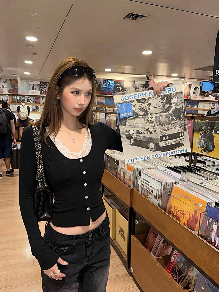Casual Sweet Chic Date Lace Patchwork Knit T-Shirt Women Slim Fit Flattering Inner Layer Base Top Autumn - Black and White - View 1