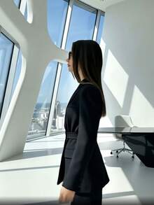 New Autumn Black Blazer With Button Belt Waist, 1pc Elegant Notch Lapel Padded Shoulder Mid-Length Commuter Suit, Crisp Woven Fabric Fitted Cut Professional Style Long Sleeve Small Blazer, Suitable For Commuting, Dating, Daily Wear And Party - Black - View 2