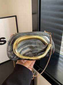 女款晚宴手拿包，橢圓硬殼設計，金色C型提把，未來感奢華風格，適合婚禮、盛會、夜店、晚餐派對 - 黑色 - 查看 5