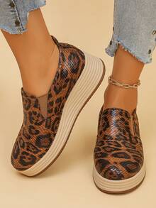 Women's Retro Leopard Print Slouchy Shoes Glossy Snake Skin Pattern Thick Platform Sole Round Toe Slip-On Daily Commute Shoes - Brown - View 5
