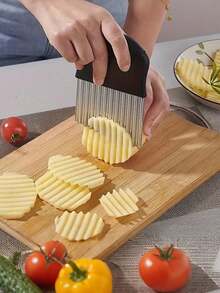 1pc Stainless Steel Wavy Potato Knife, Wave Shape Blade Kitchen Gadget Vegetable Cutter (Random Color & Style) - Black - View 4