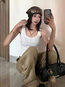 Atasan Crop Tanpa Lengan Model U-Neck dengan Hiasan Berlian Imitasi, Tank Top Cokelat Gaya Amerika Vintage Lusuh untuk Musim Panas Kasual Putih - Putih - View 4
