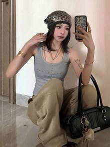 女款修身無袖U領上衣，鑲鑽十字設計，夏季廢土風美式復古棕色細肩帶背心休閒款 - 灰色 - 查看 3