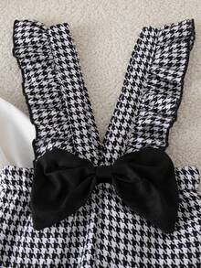 Autumn/Winter Baby Girl Cute Stylish White Top With Ruffle Collar & Houndstooth Ruffle Suspender Big Bow Flare Long Pants Set - Black and White - View 6