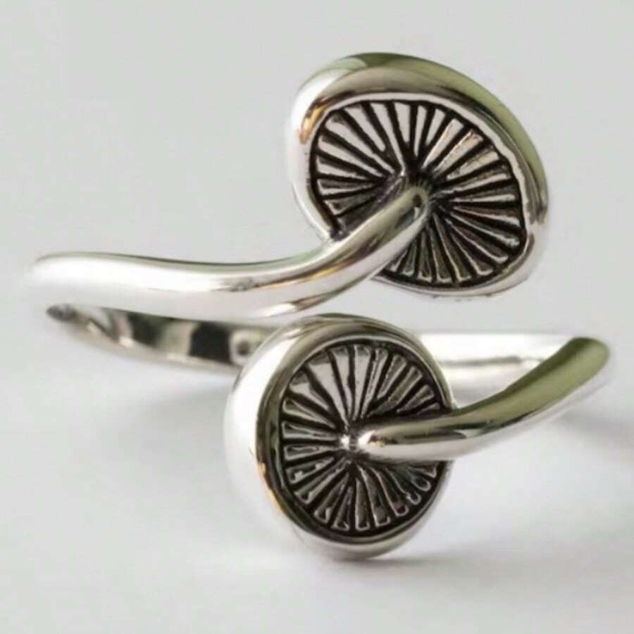 Women's Vintage Mushroom Shaped Ring, Versatile Accessory Suitable For Daily Commute And Casual Wear - Silver - View 1