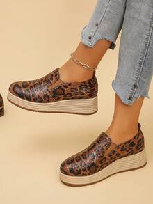 Women's Retro Leopard Print Slouchy Shoes Glossy Snake Skin Pattern Thick Platform Sole Round Toe Slip-On Daily Commute Shoes - Brown - View 3