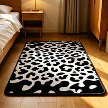 1pc White Background Black & White Contrast Leopard Print Rectangular Floor Mat, Minimalist Modern Short Pile Black Edged Rug Pad, Versatile All-Season Home Decor Mat For Living Room Sofa Coffee Table Bedroom Entryway - Black and White - View 5