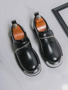 Sepatu Loafer Pria Ujung Bulat dengan Penutup Logam, Resleting Samping, Sol Tebal, Model Slip-On, Sepatu Formal untuk Jas dan Pesta - Hitam - View 5