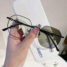 A Pair Of Cat-Eye Metal Stylish Sexy Solid Color Photochromic Glasses, Suitable For Daily Use - Clear - View 11