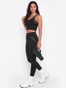 VUTRU Women's Tight Backless Tank Top & Butt-Lifting Leggings Workout Set For Fitness And Yoga - Black - View 4