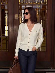 2026 Autumn/Winter New Elegant V-Neck Knitted Cardigan Women's Exquisite Metal Button Pocket Design Slim Fit Short Outerwear Sweater - Apricot - View 4