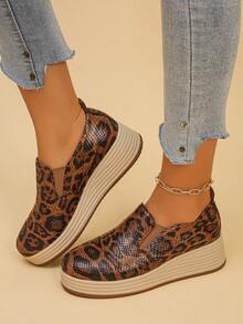 Women's Retro Leopard Print Slouchy Shoes Glossy Snake Skin Pattern Thick Platform Sole Round Toe Slip-On Daily Commute Shoes - Brown - View 1