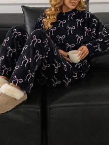 Autumn/Winter Soft Coral Fleece Women's 2 Pieces Loungewear Set, All-Over Light Pink Bow Pattern, Basic Round Neck Long Sleeve Design, Elastic Waist Long Pants, Loose Fit For Comfort And Freedom, Warm And Sweet Daily Home Sleepwear Set - Black - View 4