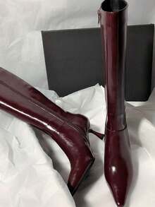 Sepatu bot setinggi lutut dengan hak stiletto berujung runcing, bahan suede elastis, pas ramping, dan resleting. - Burgundy - View 4