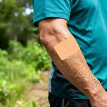 10/15/25/35/45/55pcs PE Large Bandage Body Patch, Soft And Elastic, 7.6 * 5cm Large Size, Fits All Parts Of The Body, Used For Care And Protection After Outdoor Sports Collisions At Home And School - View 6