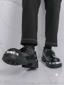 Sepatu Loafer Pria Ujung Bulat dengan Penutup Logam, Resleting Samping, Sol Tebal, Model Slip-On, Sepatu Formal untuk Jas dan Pesta - Hitam - View 6