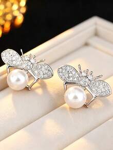 1 Pair Exquisite 3D Bee Shaped Earrings, Fully Embellished With Zirconia And Pearls, Minimalist High-End Versatile Stud Earrings Accessory - Earring - View 1