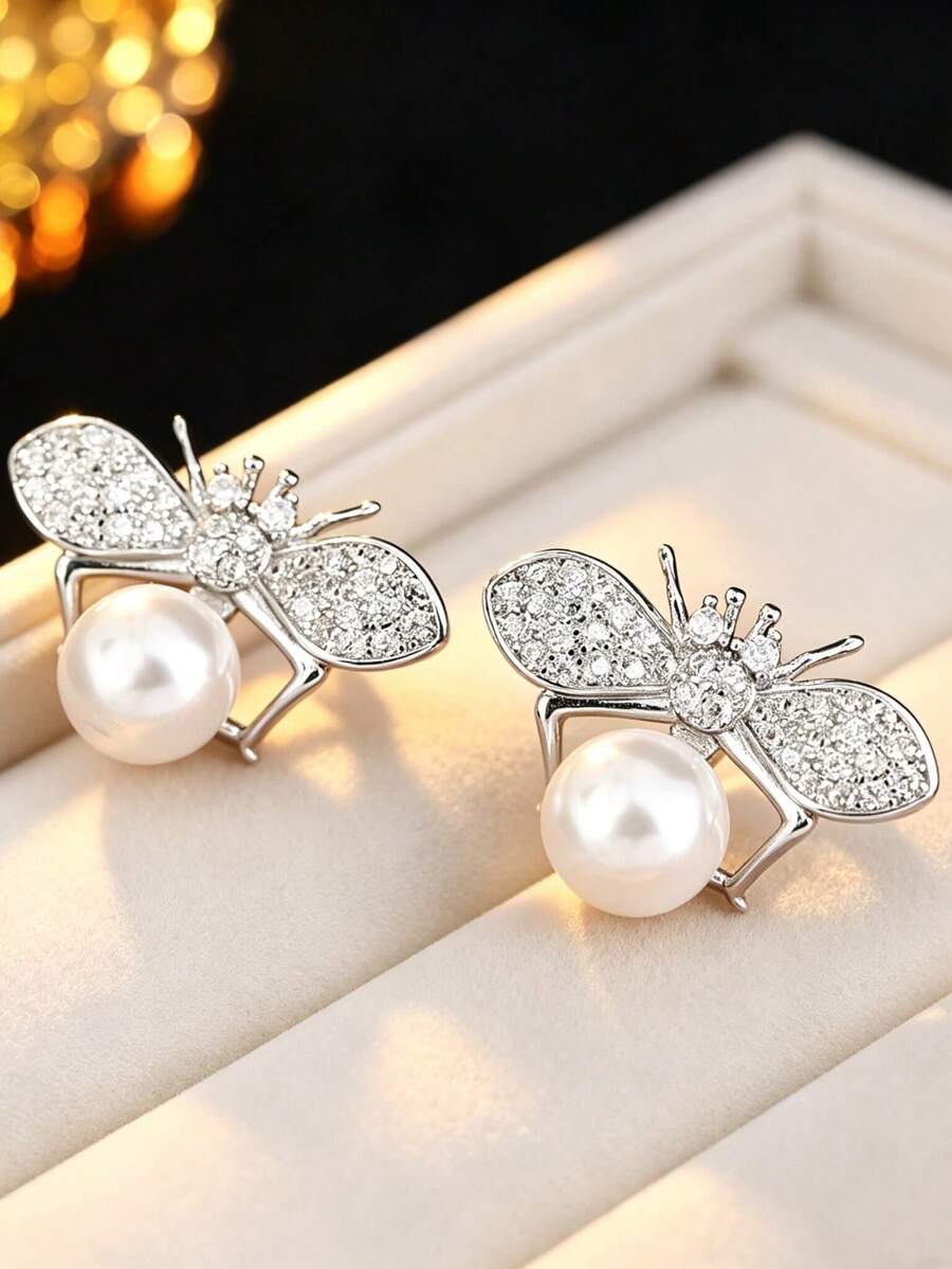 1 Pair Exquisite 3D Bee Shaped Earrings, Fully Embellished With Zirconia And Pearls, Minimalist High-End Versatile Stud Earrings Accessory - Earring - View 1