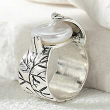Vintage Bohemian Wide Band Ring, Engraved Leaf Pattern, Women's Decorative Jewelry Gift - Silver - View 6