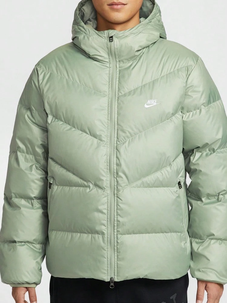 Nike Jaket Bulu Angsa Pria AS M NK WINDRUNNER STMNT DWN, Jaket Bulu Angsa Tebal dengan Kandungan Bulu Angsa 90% - Pendek HQ7791-370 - Hijau - View 1