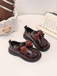 1 Pair Girls' Spring/Autumn Shiny Patent Leather Thick Sole Loafers, British Style Student Performance Princess Shoes - Brown - View 3