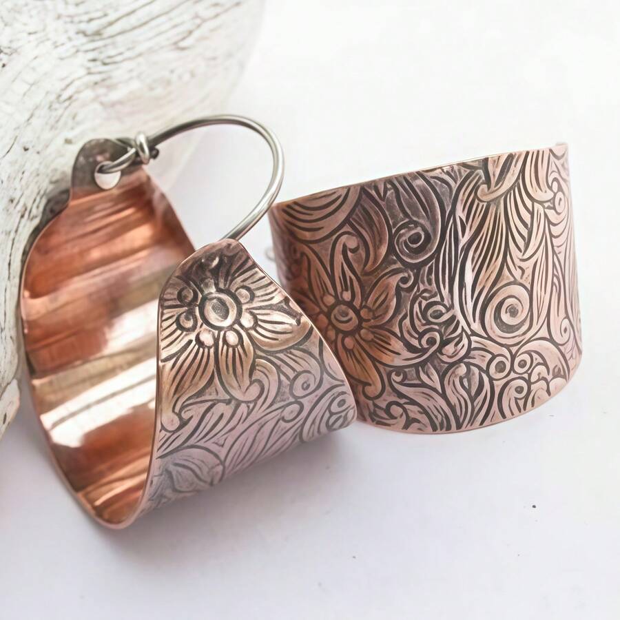 Gmzalx Women's Vintage Bohemian Carved Hoop Earrings, Pattern Accessory, Suitable For Daily Wear, Casual Occasions And Holiday Parties