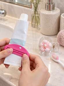 Cherry Blossom Pattern Portable Toothbrush Cap, Transparent Travel Toothbrush Storage Box, Toothbrush Head Protective Clip, Toothbrush Storage Clip, Toothbrush Dust-Proof Protective Cover, Portable Design Easy To Carry, Dust-Proof Cap, Suitable As Gift For Couples, Friends, Family, Teachers, Travel Enthusiasts, Essential For Home, Dorm, Vacation, Suitable For Birthday Gift, Back To School Gift, Wedding Accessory, Spring/Summer Essential - A - View 7