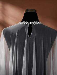 1PC Leaf Embroidered Tulle Bridal Veil, 2 In 1 Wearable Wedding Veil & Cape Shawl, White Lace Edge Bridal Cape For Wedding Ceremony Photoshoot - Multicolor - View 8