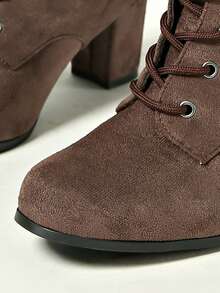 Sepatu Bot Hak Tebal Bertali Lintas Batas untuk Wanita - Coffee Brown - View 8