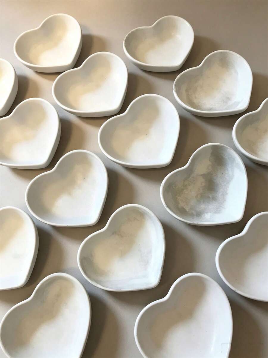 DIY Heart Shape Jewelry Storage Tray Silicone Mold, Heart Tray Casting Mold For Gypsum Clay Epoxy Resin, Handmade Desktop Ornament, Home Decor Crafts Making Mold, Gift Decorative Dish Mold - White Silicone Mold - View 1