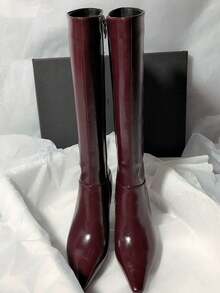Sepatu bot setinggi lutut dengan hak stiletto berujung runcing, bahan suede elastis, pas ramping, dan resleting. - Burgundy - View 3