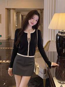 女款韓系甜美休閒對比鈕扣針織開襟衫，短版修身顯瘦上衣，溫柔減齡百搭長袖內搭/單穿，初秋新品，Ins風 - 黑色 - 查看 1