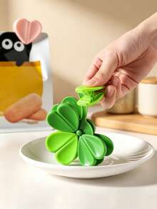 1pc Highly Attractive Clover Magnetic Seal Clip, Multi-Clip Integrated Design, Can Adhere To Refrigerator, Seal Snack Bags, Clip Notes And Receipts, Cute Multifunctional Storage Clip For Kitchen And Home - Multicolor - View 8