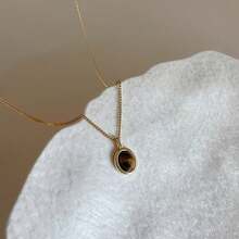 1pc Vintage Tiger Eye Shell Pendant Necklace For Women, Niche Minimalist High-End Luxury Collarbone Chain - Gold - View 9