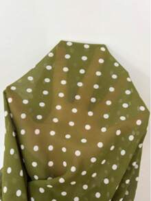 Atasan Kasual Serbaguna untuk Wanita Ukuran Besar dengan Motif Polkadot dan Ruffle, Cocok untuk Pemakaian Sehari-hari - Hijau Tentara - View 6