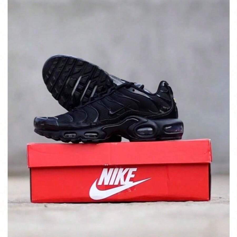 Nike أحذية رياضية رجالية - الأسود - مشاهدة 1