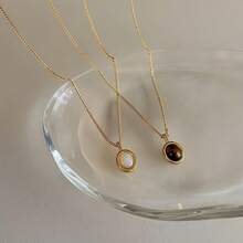 1pc Vintage Tiger Eye Shell Pendant Necklace For Women, Niche Minimalist High-End Luxury Collarbone Chain - Gold - View 6