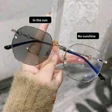 A Pair Of Cat-Eye Metal Stylish Sexy Solid Color Photochromic Glasses, Suitable For Daily Use - Clear - View 18