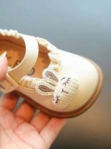 1 Pair Baby Girl Sweet Mary Jane Shoes, Ruffle Decor Ankle Strap Flat Shoes, Soft Non-Slip Sole Toddler Walking Shoes - Beige - View 3