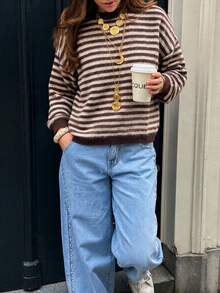 Sweater Wanita Model Baru Warna Burgundy dan Pink Muda dengan Garis-Garis Lebar dan Sempit, Warna Kontras, Leher Bulat - Campuran almond cokelat - View 7