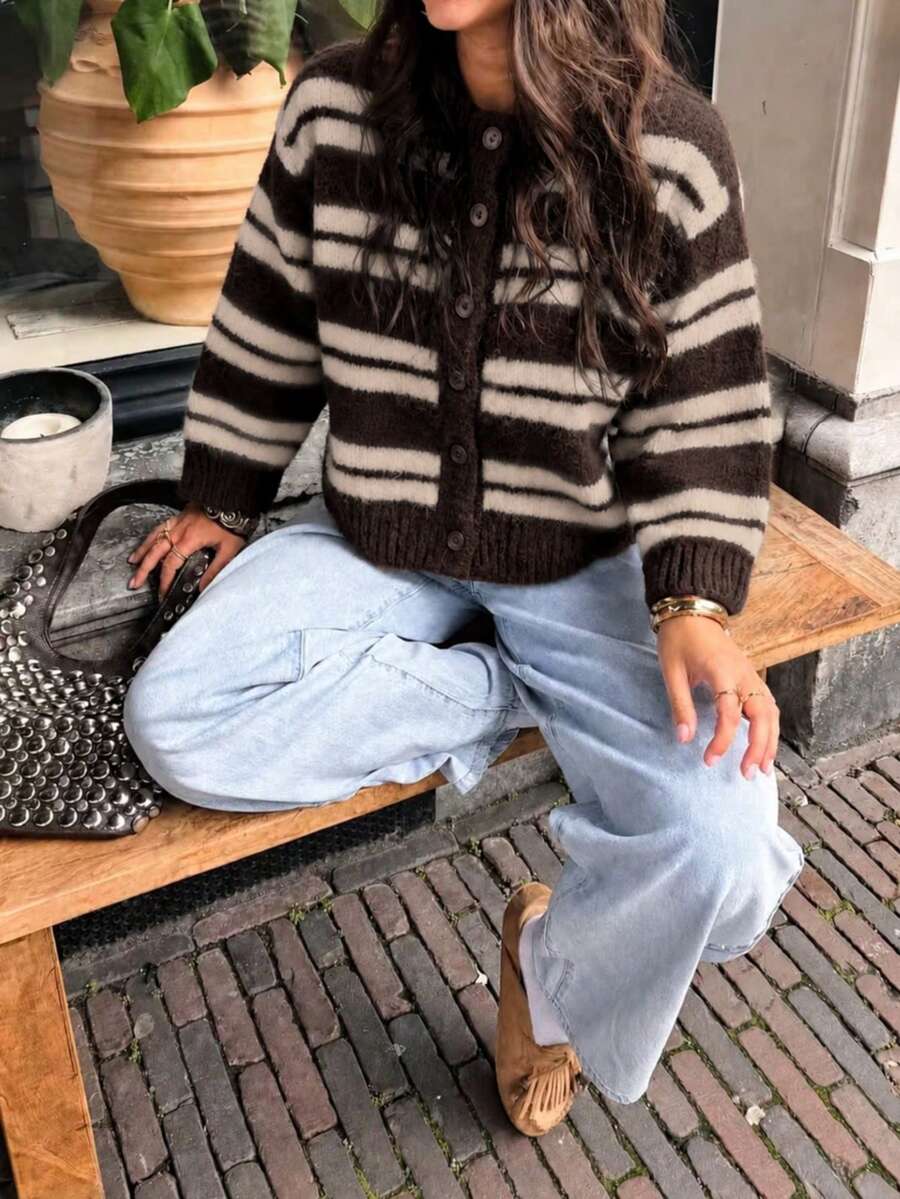 女款秋冬新款條紋圓領長袖針織上衣,適合通勤穿搭 - 黑咖啡拼杏色 - 查看 1