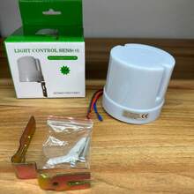 Relé Fotocélula Sensor de Luz Relé Fotocelula Bivolt 110V-240V 25A Automático Iluminação Externa Com Suporte - Branco - Visão 2