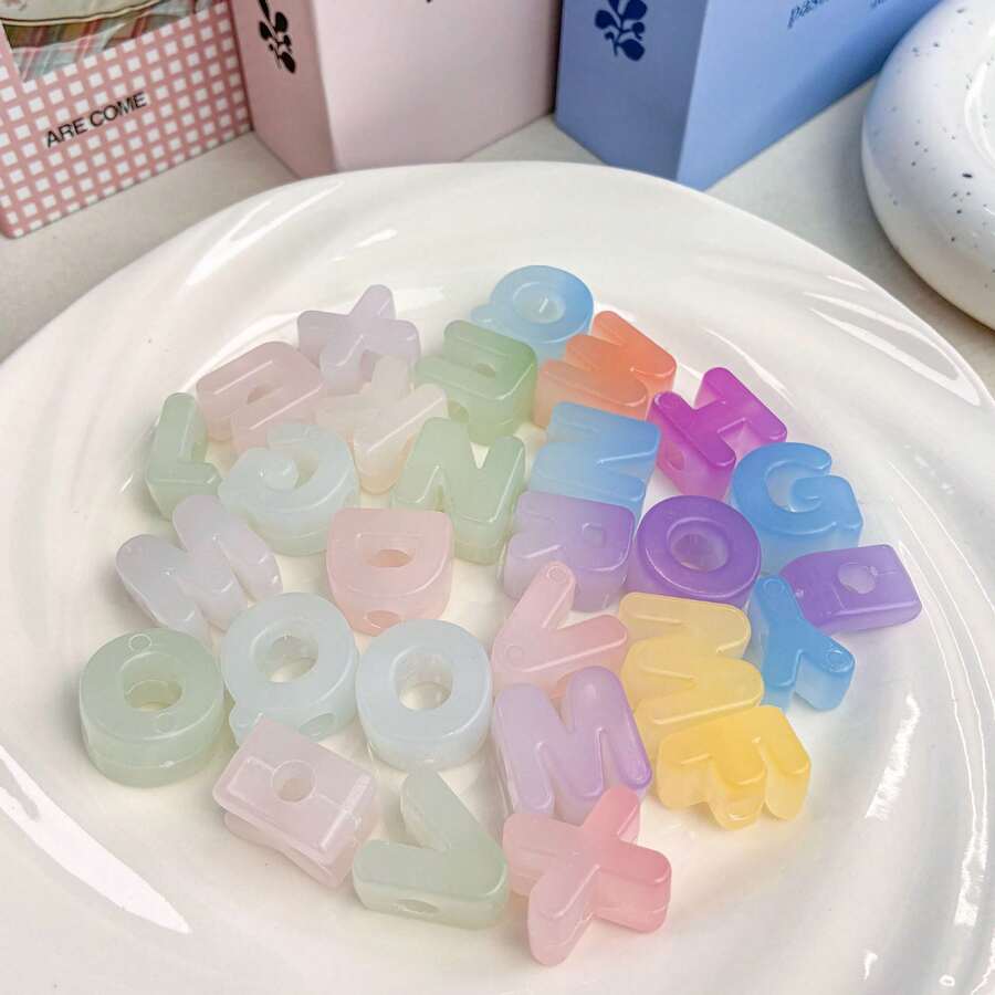 壓克力光變效果大孔字母，適用於手機鍊、鑰匙圈、包包掛飾批發，DIY串珠飾品