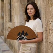 Vintage Brown Geometric Triangle Folding Fan With Minimalist Black Triangle Pattern Print, Niche High-End Photography Decorative Folding Fan - Multicolor - View 3