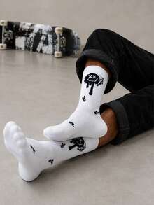 5 Pairs Men's Black & White Graffiti Mid-Calf Socks, Street Style Cartoon Pattern Casual Socks, Soft Comfortable Breathable Spring Autumn Socks, Suitable For Daily Commute, Sports, Skateboarding And Streetwear Outfits - Multicolor - View 5
