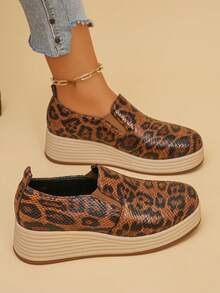 Women's Retro Leopard Print Slouchy Shoes Glossy Snake Skin Pattern Thick Platform Sole Round Toe Slip-On Daily Commute Shoes - Brown - View 2