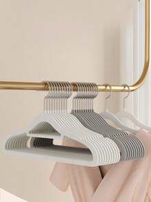 4pcs Premium Seamless Hangers, Non-Slip Clothes Hangers For Home, No Bulging Or Deformation, Wardrobe Storage Organizer, Strong Load-Bearing And Durable, Multi-Color Set, Enhance Wardrobe Style, Non-Slip Groove Design, Clothes Won't Slip Off - View 3