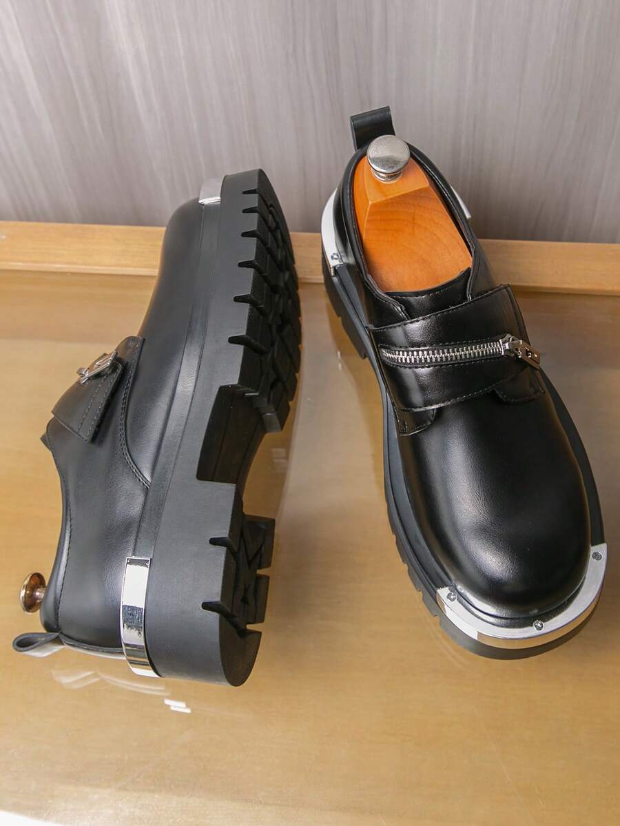 Sepatu Loafer Pria Ujung Bulat dengan Penutup Logam, Resleting Samping, Sol Tebal, Model Slip-On, Sepatu Formal untuk Jas dan Pesta - Hitam - View 1