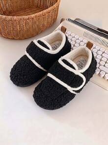 1 Pair Cartoon Contrast Color Kids Slippers, Thermal Lining Warm, Suitable For Autumn/Winter Indoor Home Wear For Boys & Girls, Non-Slip Design, Applicable For Indoor & Outdoor Scenes - Black - View 3